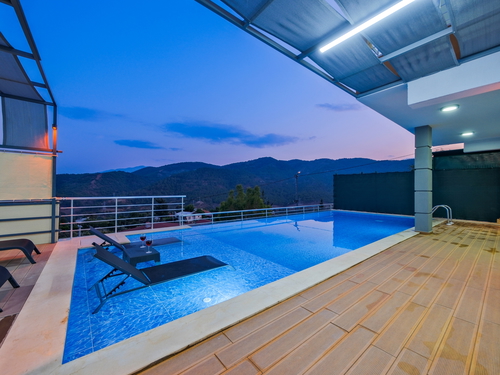  gece  -  Kasım
  | Fethiye Yakacık'ta Isıtmalı Havuzlu Doğa Villası: 6 Kişilik Aile Tatili